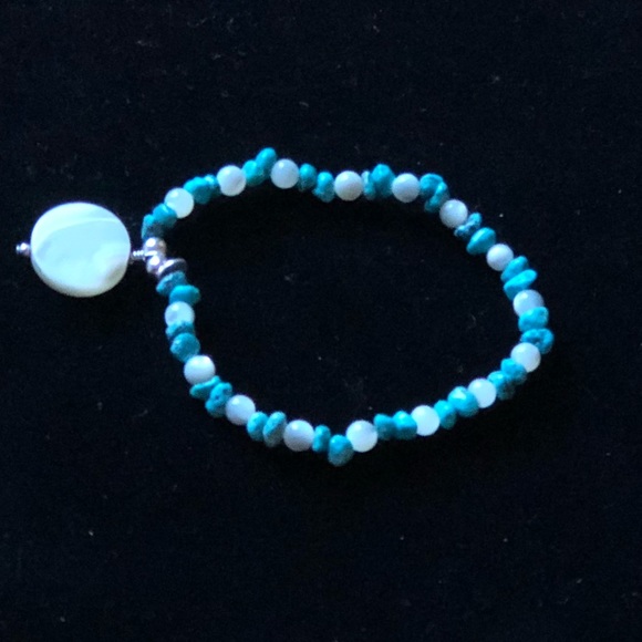 Turquoise & Mother of Pearl Bracelet - Picture 4 of 4